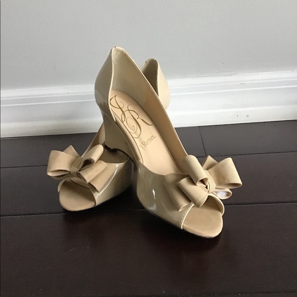 j renee wedges